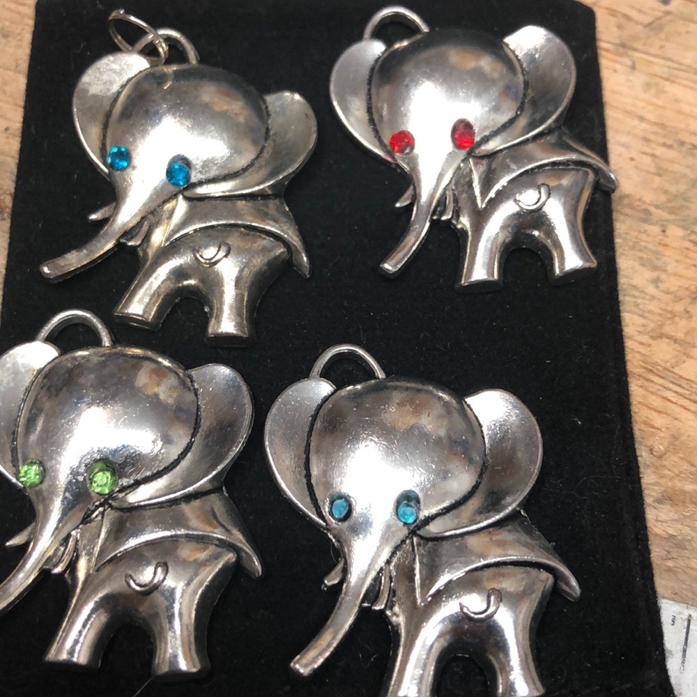 Tibetan Silver Elephant 🐘 Key Chain A-11-56